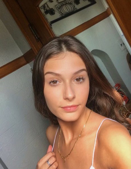 brunettestarbucksaddict star pornographique images