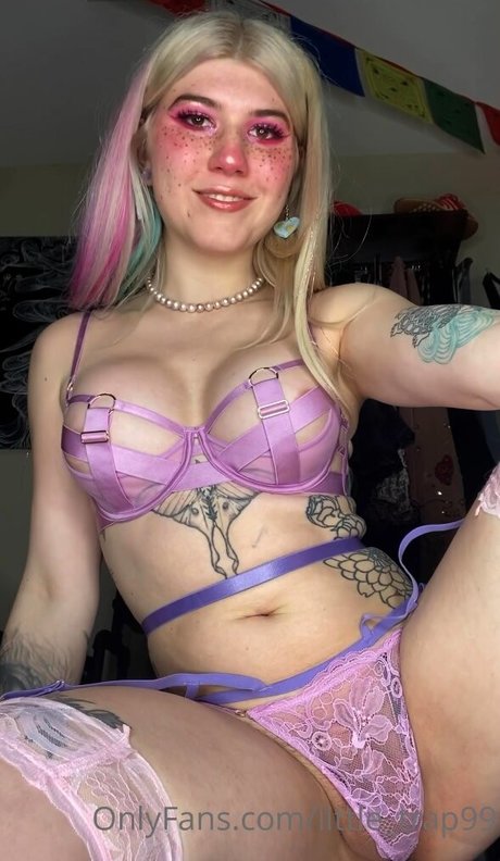 Little Trap star du porno érotique image