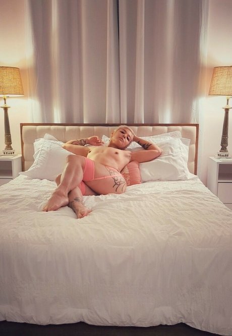 Evelyn Vinyl étoile magnifique img