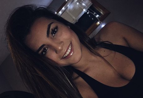 lunettes milf onlyfans beau galeries