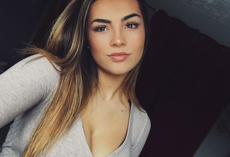 Kylie Manue actrice de nus galeries