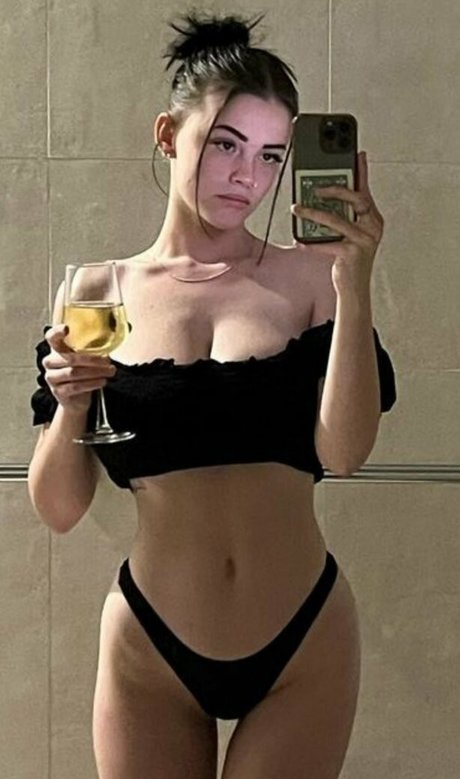 Grace Laura star du porno nue galeries