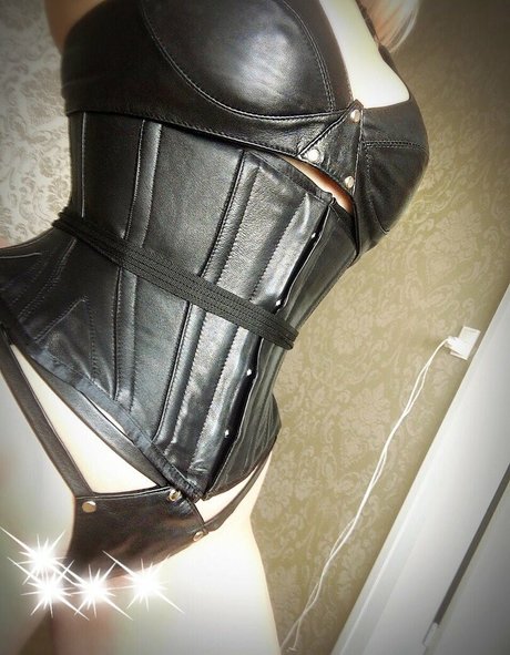 SophiaLarou actrice sexy galeries