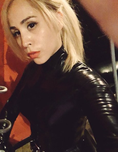 SophiaLarou star du porno chaude galeries