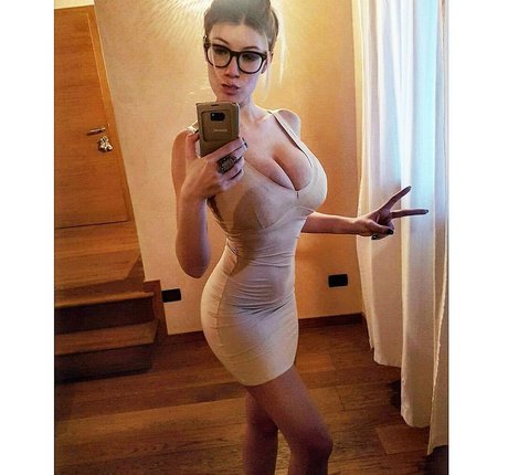 Elena Sottana star du porno sexy images