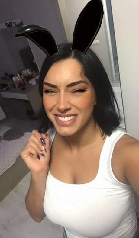 solo aux gros seins uniquementfans très chaud images