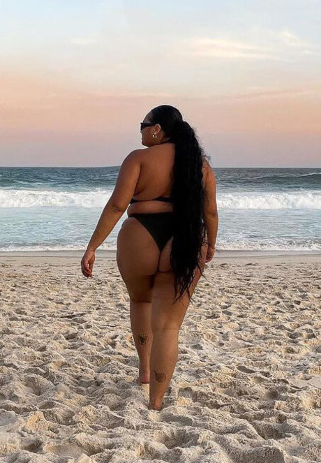 Rizia Cerqueira nus de stars du porno img