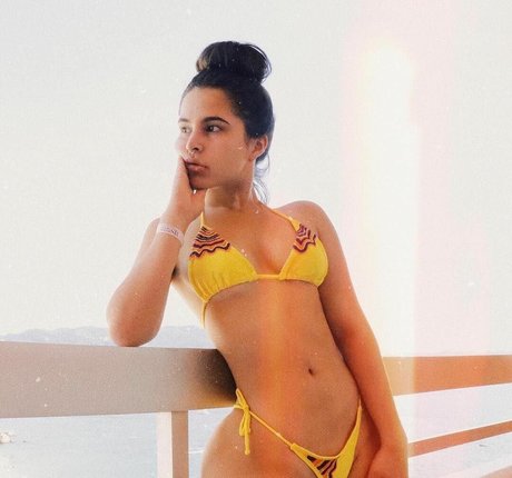 Sharon Shannel étoile nue collection