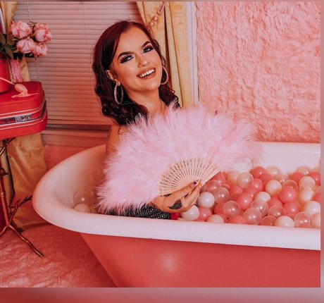 Leftcheek actrice exclusive images