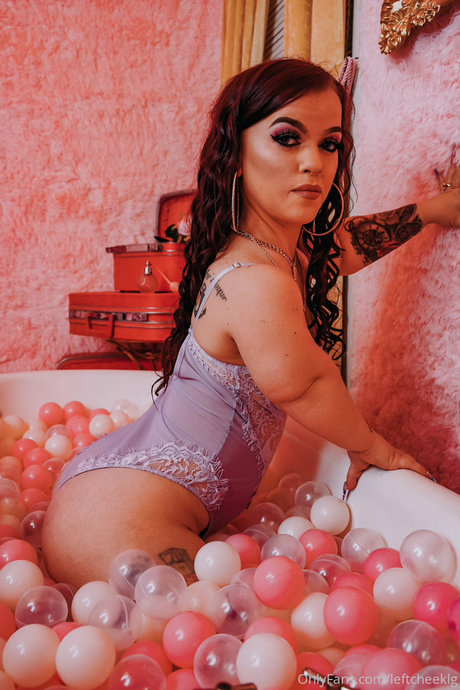 Leftcheek star du porno nue collection