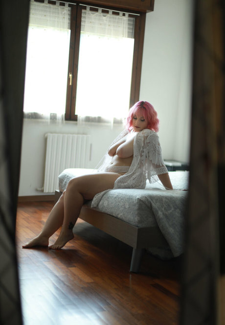 Manuelanoemirusso nus de stars du porno img