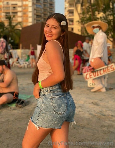 Lenaivan sexe de star du porno images