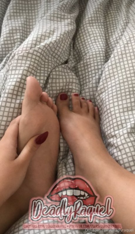 Deadly Raquel modèle nu images
