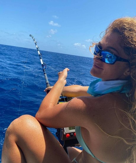 Cassie Zero nus de stars du porno photo