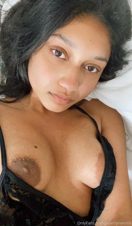 peachyneesh_ modèle xxx photo