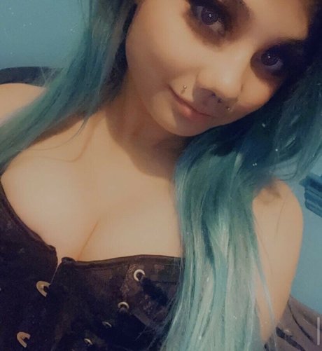 saraslaughter modèle joli image