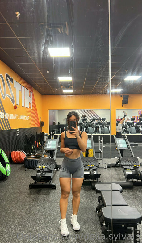 Delia Sylvain étoile sympa archive