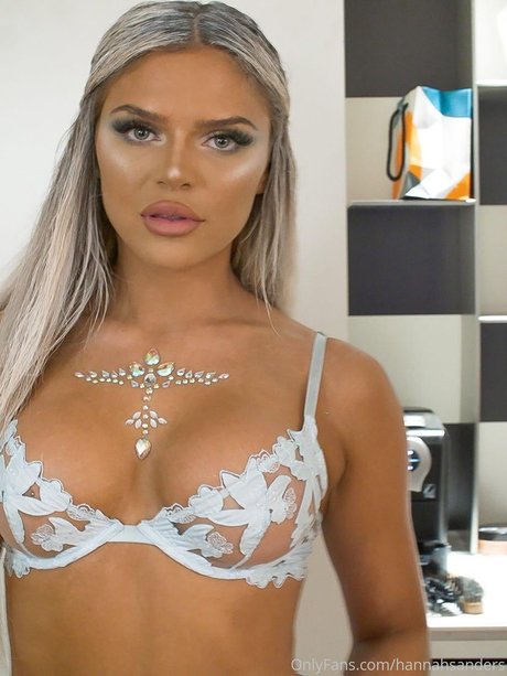 Hannah Brooke Sanders joli modèle img
