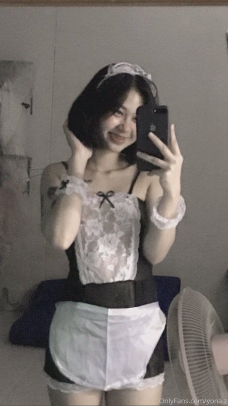 yona z modèle adulte photos