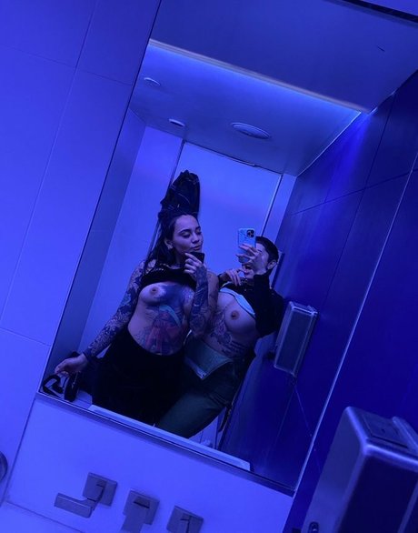 Jaclyn modèle artistique galerie