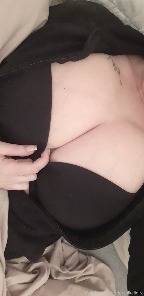 petits seins potelés onlyfans adulte archive