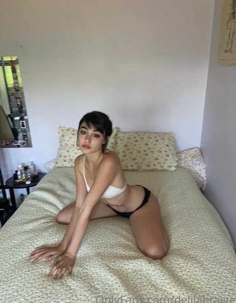 Delilah Raige star du porno de haute qualité galerie