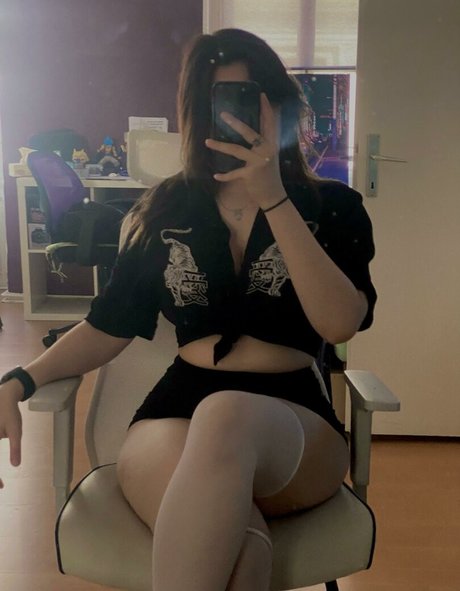 AngelBella444 modèle hd galeries