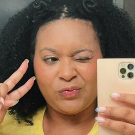 Yasmin irl modèle parfait image