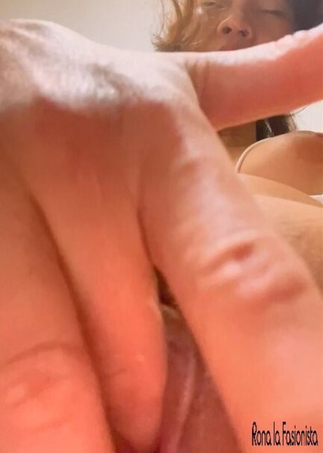 Rhona La Fashionista haut modèle galerie