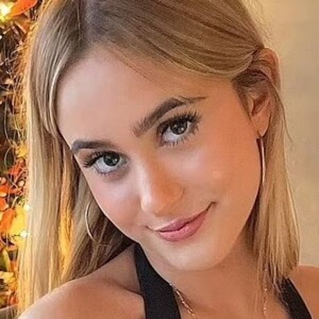 Coco Arquette mannequin photo