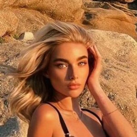 Antonia Freya Lidia haut de star du porno photo