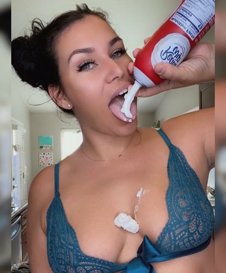 Clarke Styles modèle érotique images