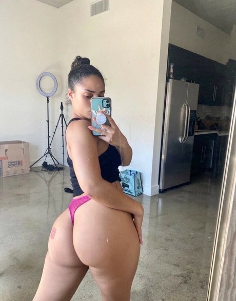 Ravyn Rochelle star pornographique image