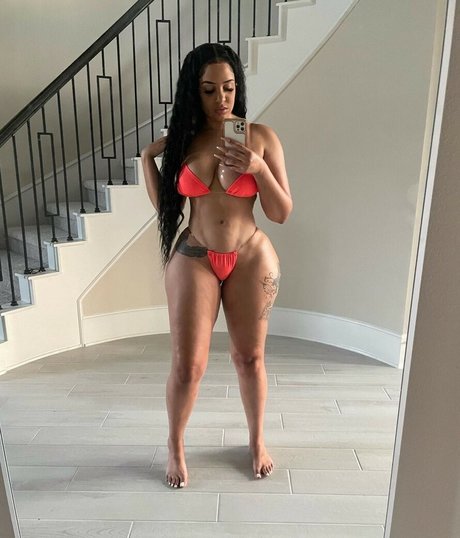 Tiffanie Ray joli modèle archive