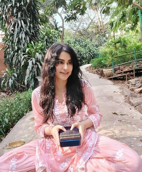 Adah Sharma actrice adulte collection