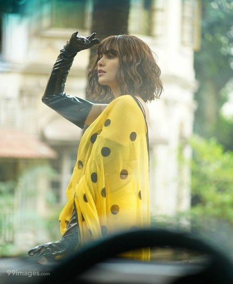 Adah Sharma star du porno érotique photo