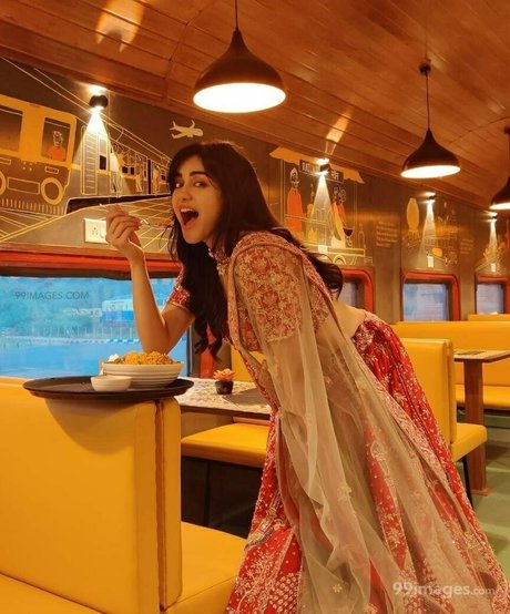 Adah Sharma étoile magnifique galerie