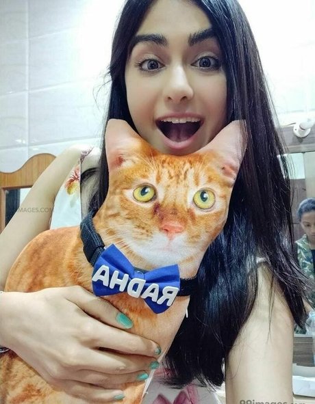 Adah Sharma modèle hd des photos