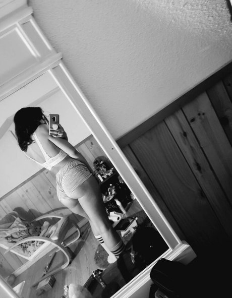 yannababe29 modèle gratuit photos