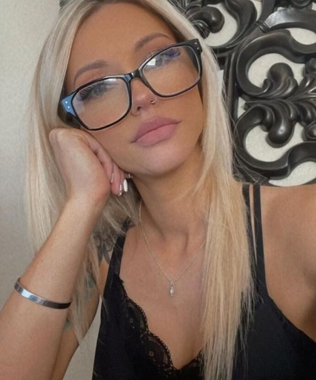 Haley jean8 étoile nue galeries