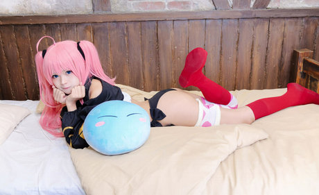 miholy modèle xxx galerie