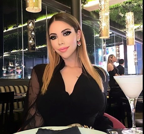 Claudia Guajardo star du porno chaude galerie