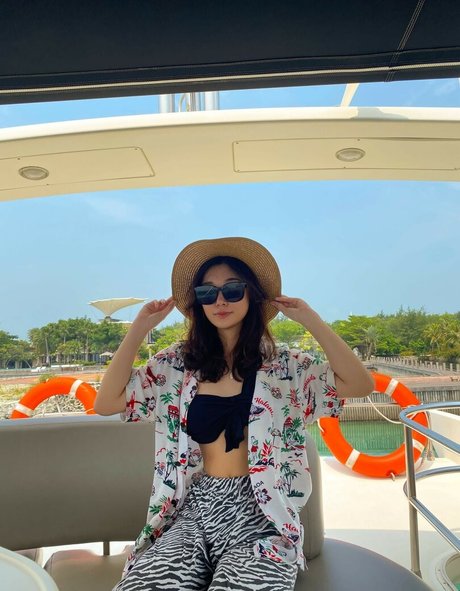 Livy Renata star du porno gratuit collection