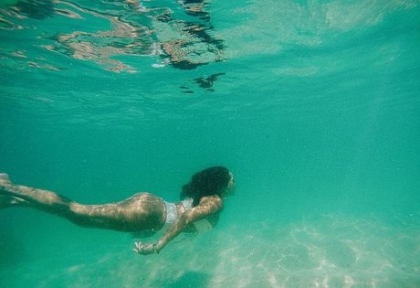 Adrienne Bailon étoile gratuite des photos