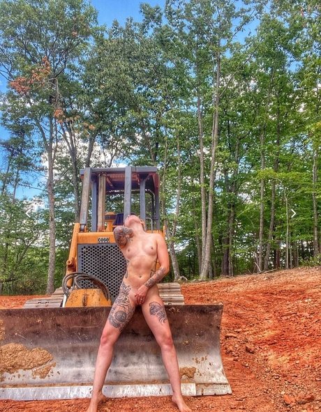 Tierneyalise71 star du porno xxx image