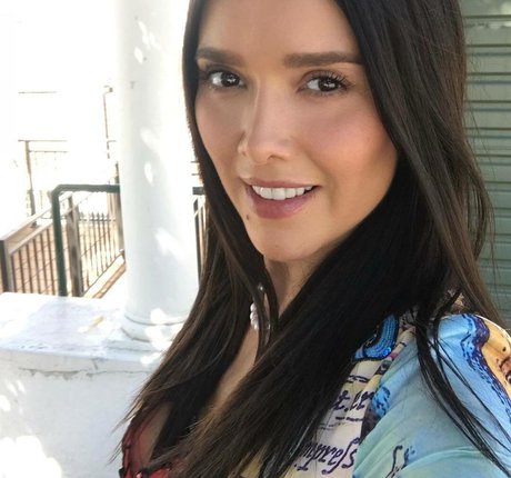 reine de pique onlyfans sexy meilleur photos