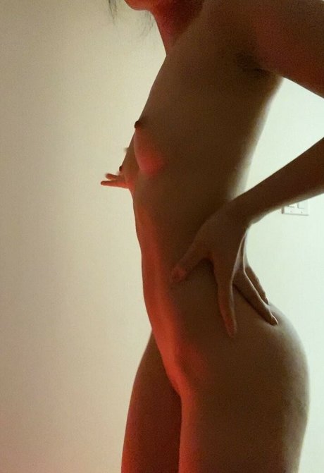 Kitty Gin star du porno gratuite photos