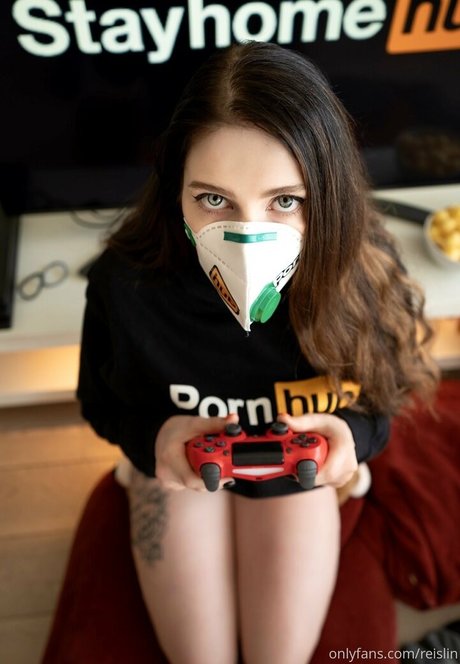 Little Rieslin modèle porno images