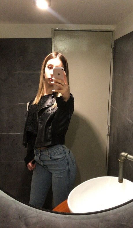 palomazanetc étoile exclusive galerie