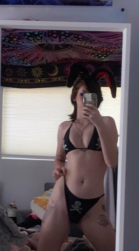 Cosmicstarbunny haut modèle galerie